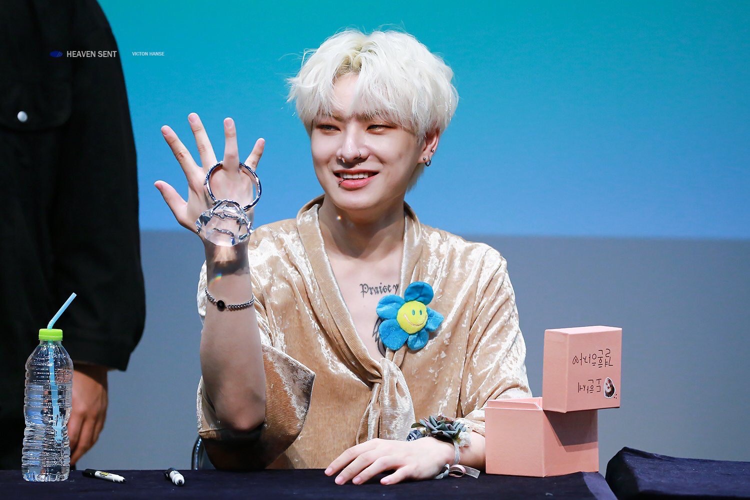 얘보다 큰반지 있는사람있음? | 인스티즈