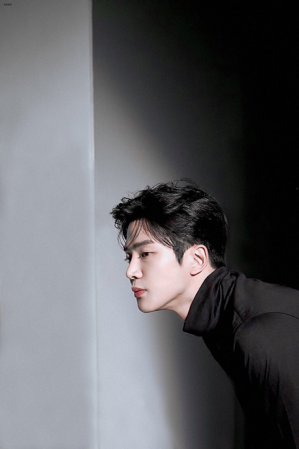 나 방금 여기서 사진 주웠는데 폰배경하면 일코 풀 생각해야 하는 거지??? | 인스티즈