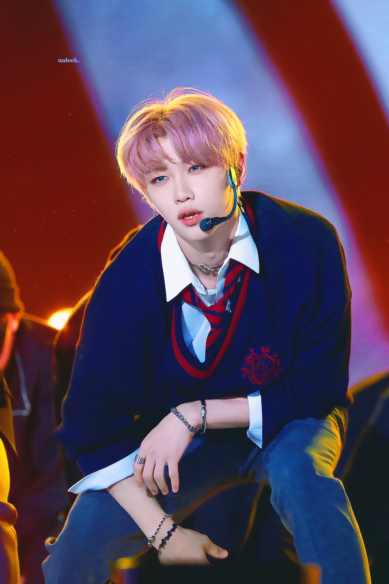 요즘 얘 얼굴 너무 좋다... 요정 같아 | 인스티즈