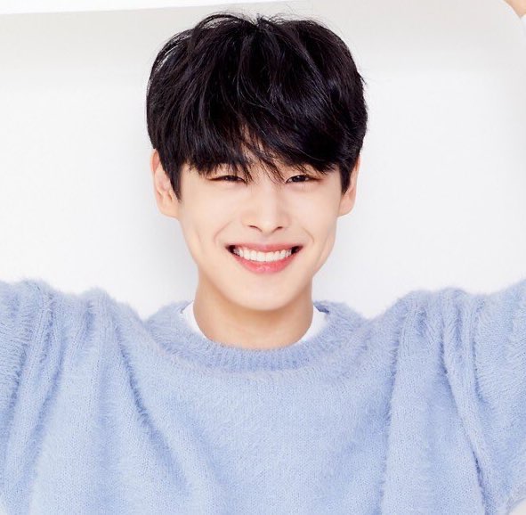 더블유드레스룸 최병찬 가지고 사진을 이렇게 찍어놨네 | 인스티즈