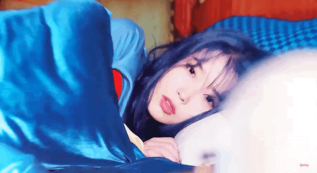 타팬인데 이번에 아이유님 너무 예뻐서 짤털함... | 인스티즈