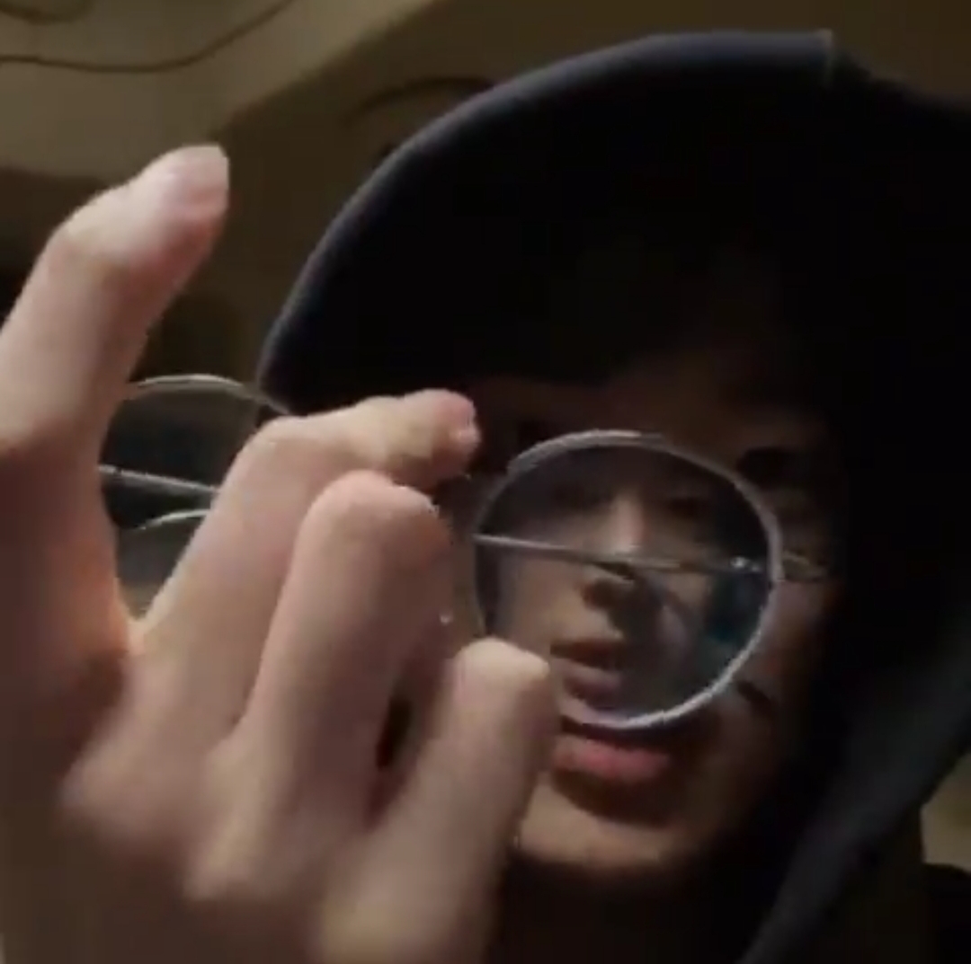 병찬이 안경속에 병찬이 | 인스티즈