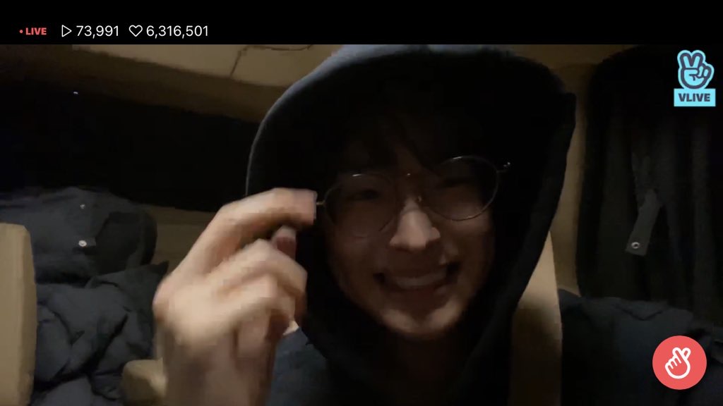 병찬이 드디어 병찬이의 찐 안경 쓰다 | 인스티즈