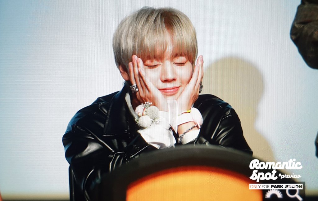 박지훈 너무너무 귀엽다... 다시 고딩같어 | 인스티즈