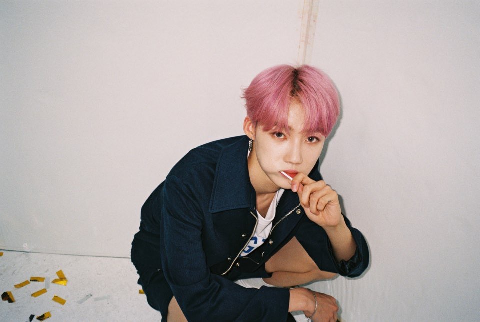 더보이즈 뉴 셀카 사진 너무 잘 찍는 것 같아 | 인스티즈