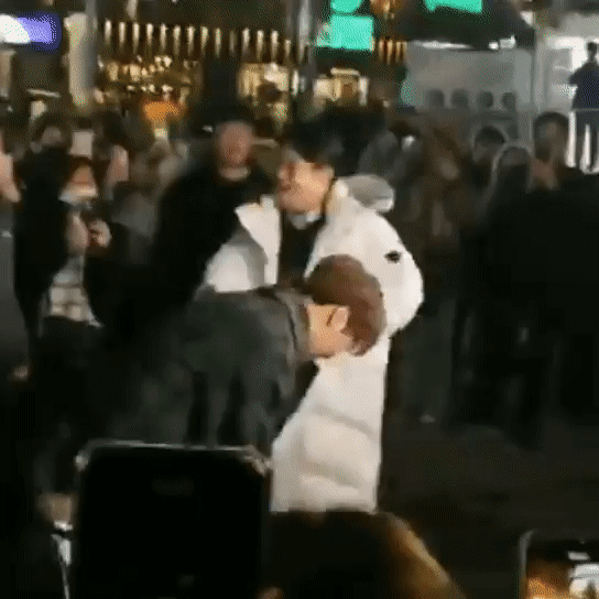 알았어 360도 돌아가면서 인사하는 강다니엘이나 봐 | 인스티즈