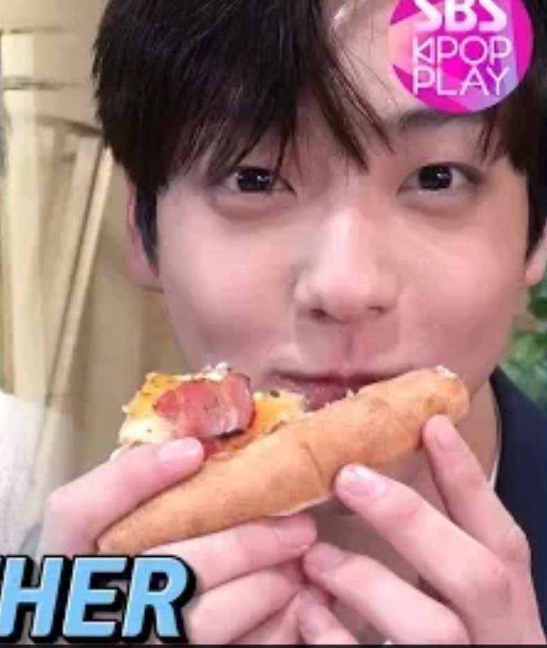 이 순간만큼은 투바투 최수빈보다 피자에 진심인 사람은 없어 | 인스티즈