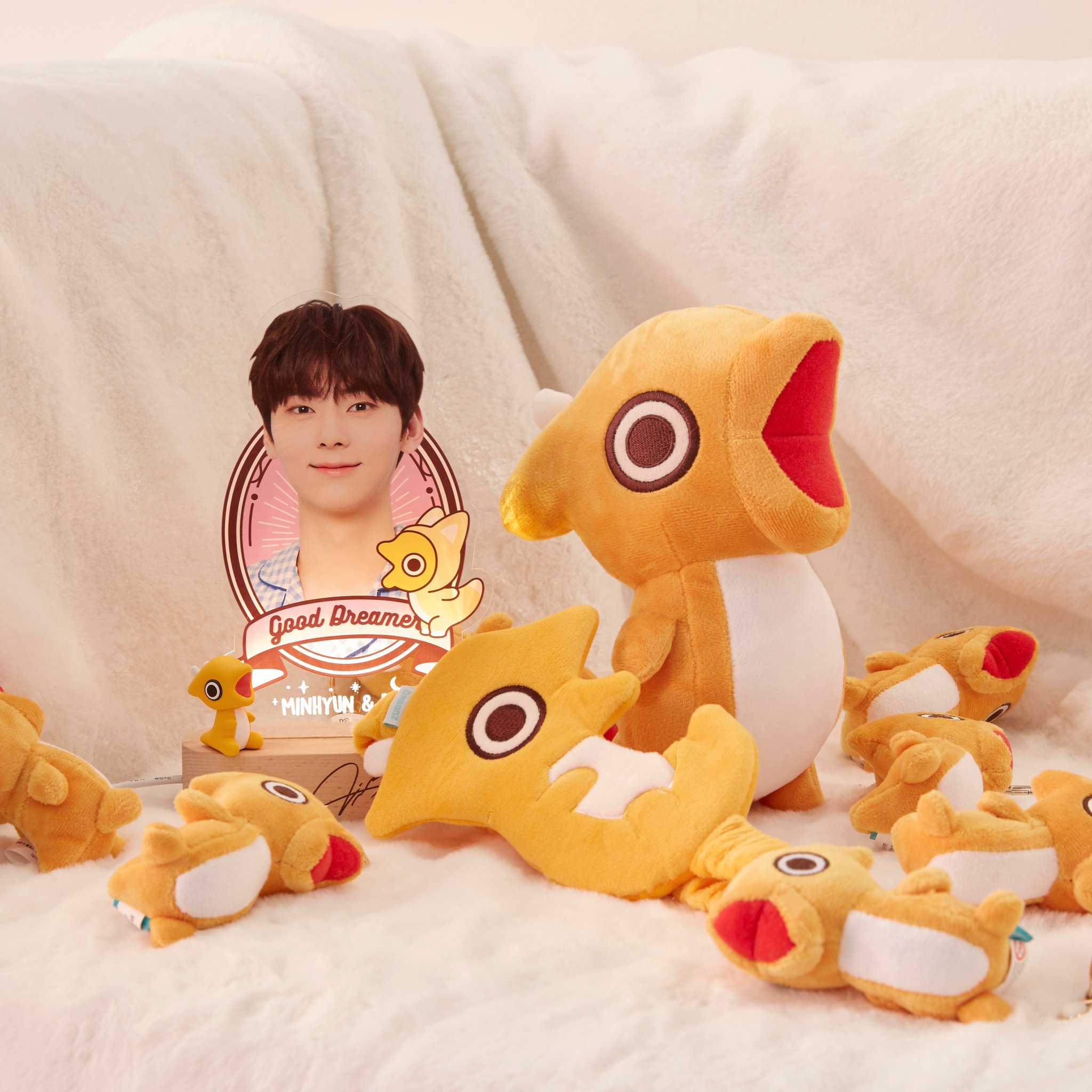 뉴이스트 무드등 이거임.... | 인스티즈