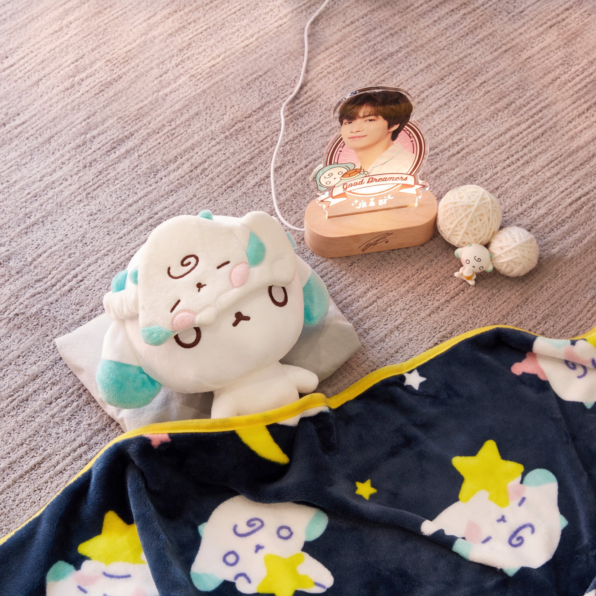 뉴이스트 무드등 이거임.... | 인스티즈