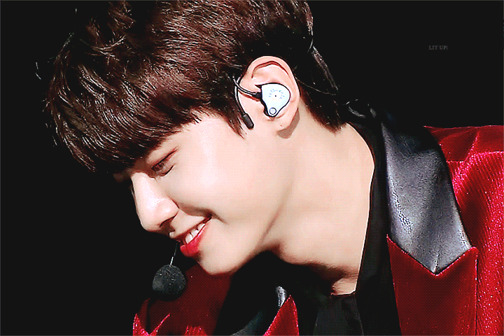 이진혁은 멀리서 보면 되게 옵같은데 | 인스티즈