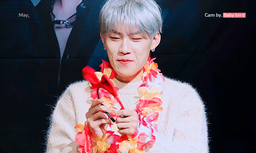 박우진 갓기 밀엇는데 이제 흐깅민다 | 인스티즈