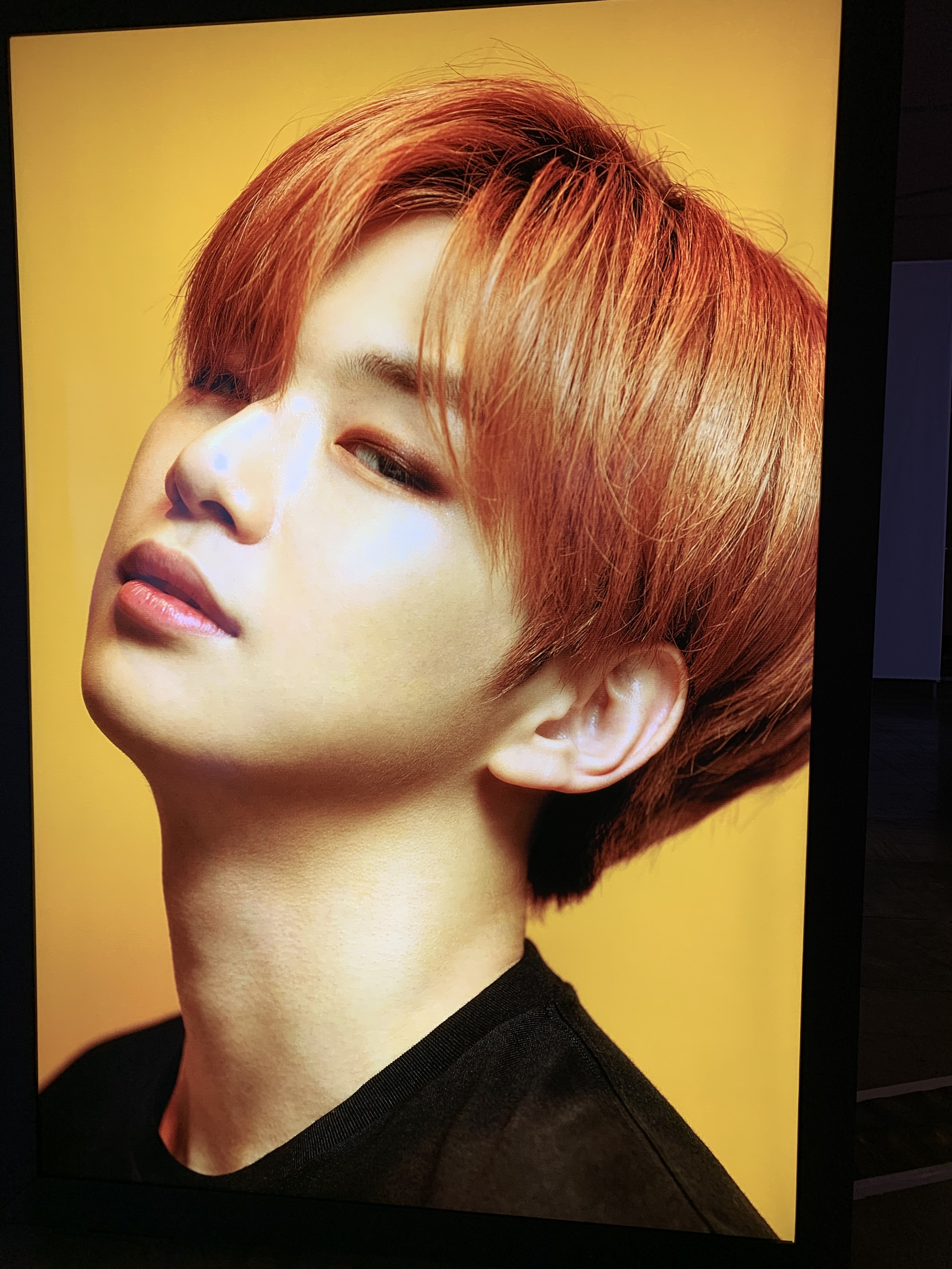 강다니엘 팬들아 전시회 가면 이부분 보면 다리에 힘풀렼ㅋㅋ | 인스티즈