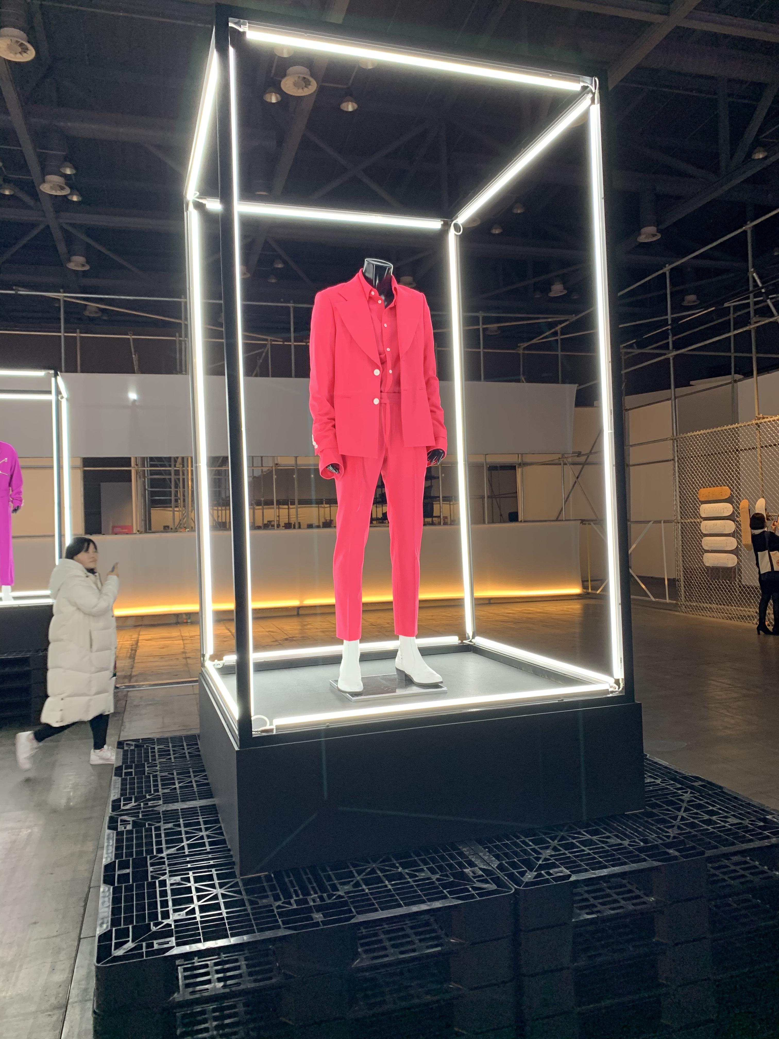 어제 친구따라 강다니엘님 전시회 갔다왔거든 후기 풀자면 | 인스티즈