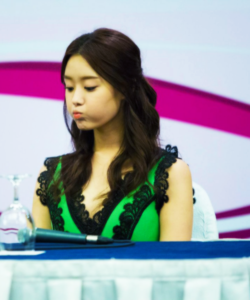 그 시절 송지은 이쁜데 메보까지 하고 | 인스티즈