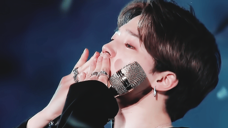 방탄 지민이가 왜 우는지 맞혀보세요 | 인스티즈