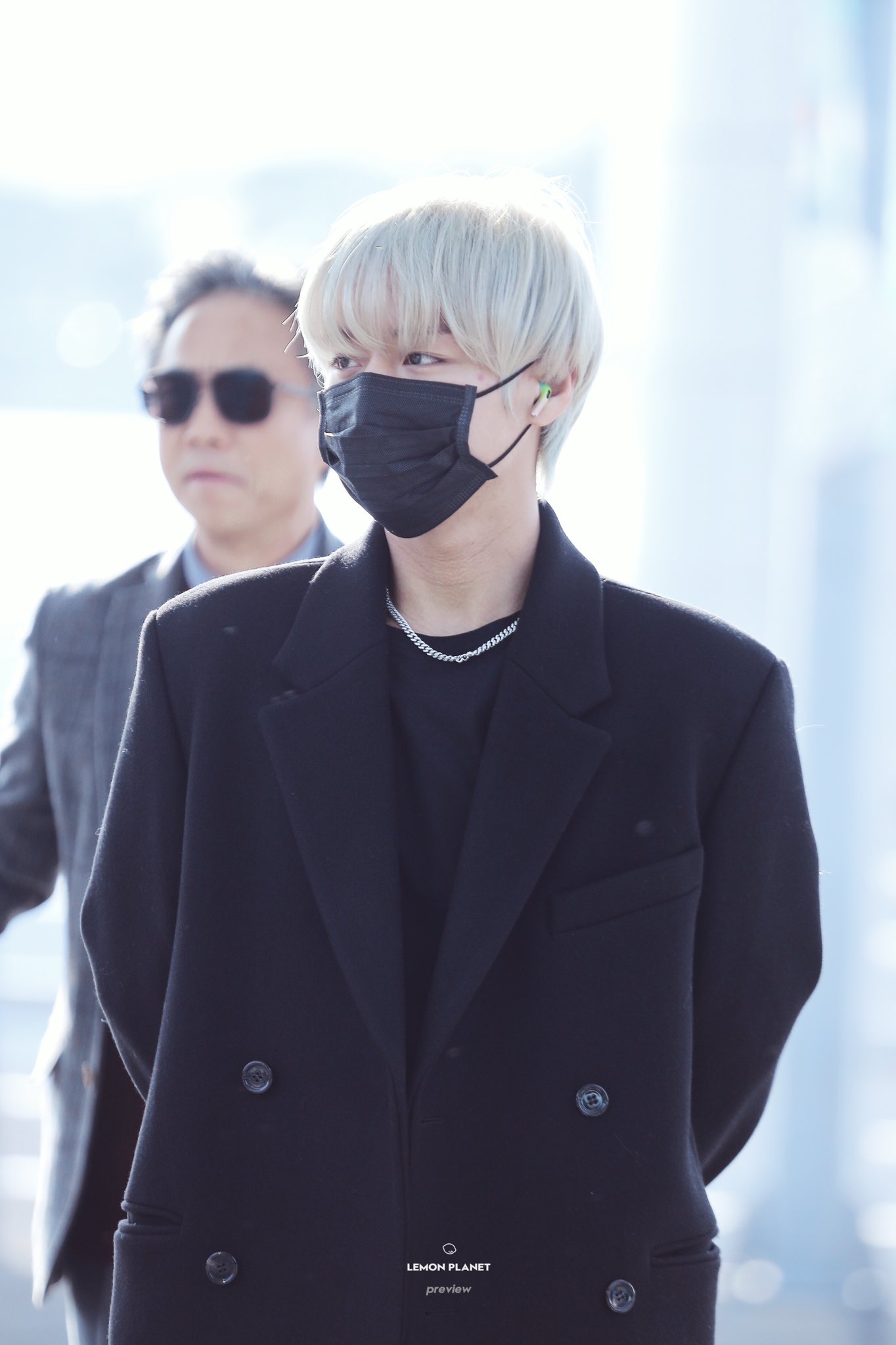 박지훈 에어팟 공식색 ㅋㅋㅋㅋ | 인스티즈