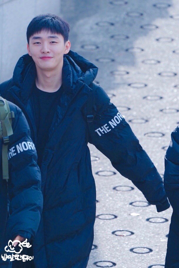 윤지성 짧은 머리도 잘생겼어ㅠㅠ | 인스티즈