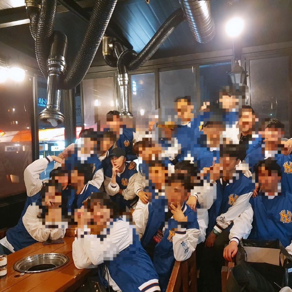 시우민:저는 아싸같아요... 엑소엘:??????????????????? | 인스티즈