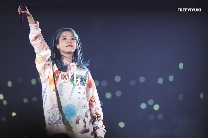 구찌 후드에 그림그린 아이유 | 인스티즈