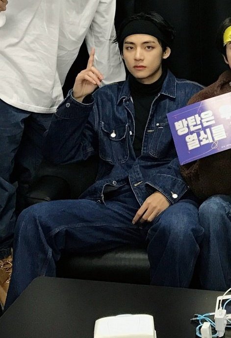 방탄 뷔 공식 폰카짤 진짜 | 인스티즈