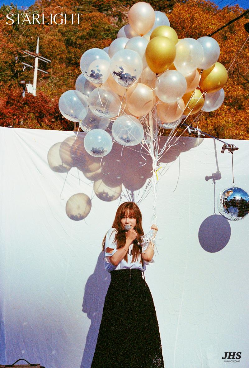 풍선 들고 찍은거 보니까 지은이 예쁜나이할 때 생각나구 그르타 | 인스티즈