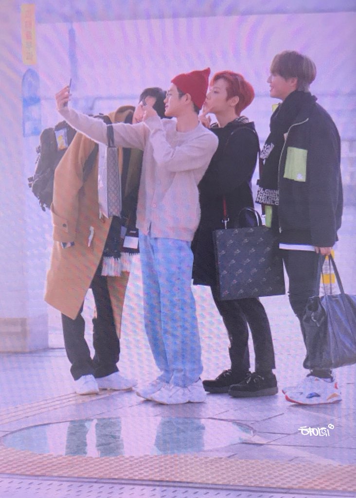 아니 에이비식스 출국하는데 대놓고ㅋㅋㅋㅋㅋㅋㅋㅋㅋㅋㅋ | 인스티즈