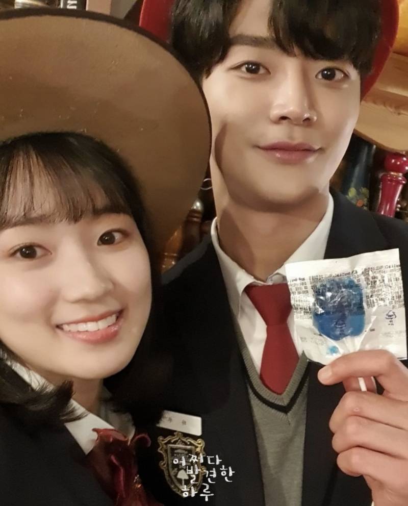 김혜윤이랑 로운 뭔가 닮은거같아 이 사진 ㅋㅋㅋㅋ | 인스티즈