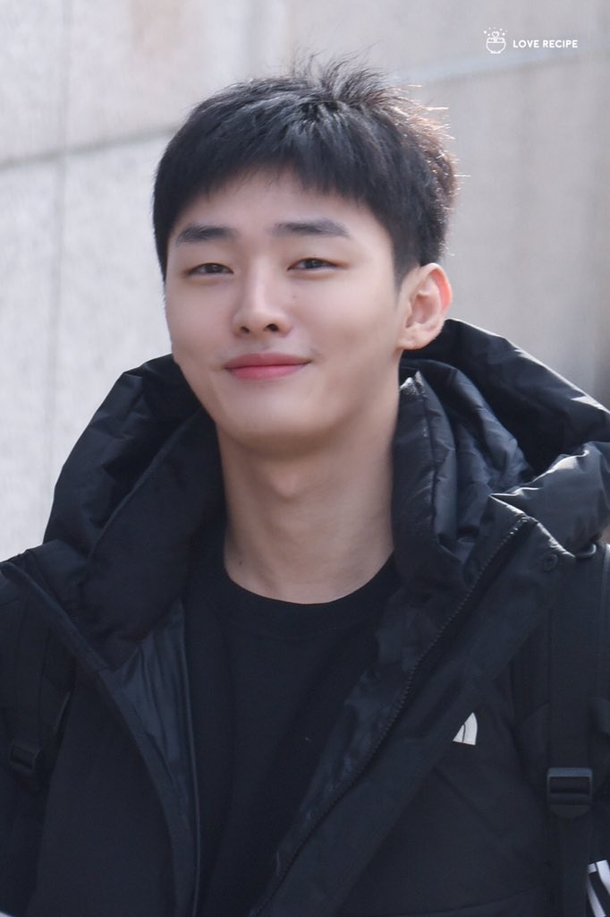 저 녀석은 뽀듕계의 일류다...! (ㅈㅇ 윤지성) | 인스티즈