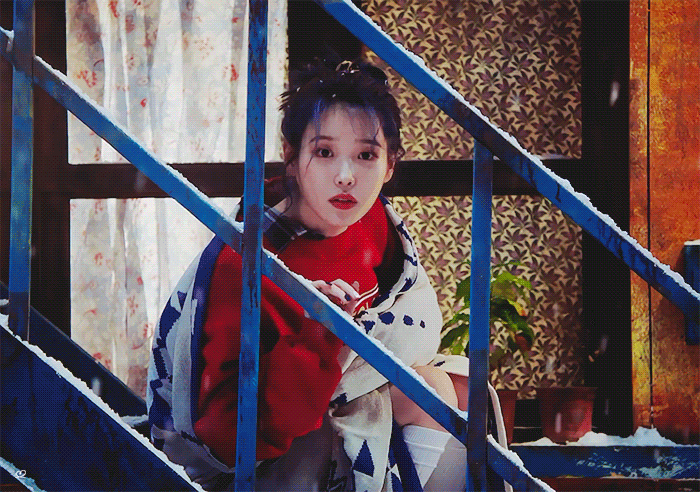 얼빡 아이유 처돌이들을 위해 사진을 털어보겠음 (스ㅇㅏㅂ주의) | 인스티즈