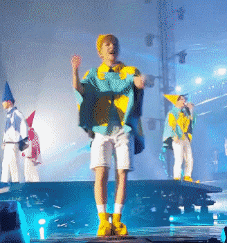 난 시우민 다리가 너무 부러워 | 인스티즈