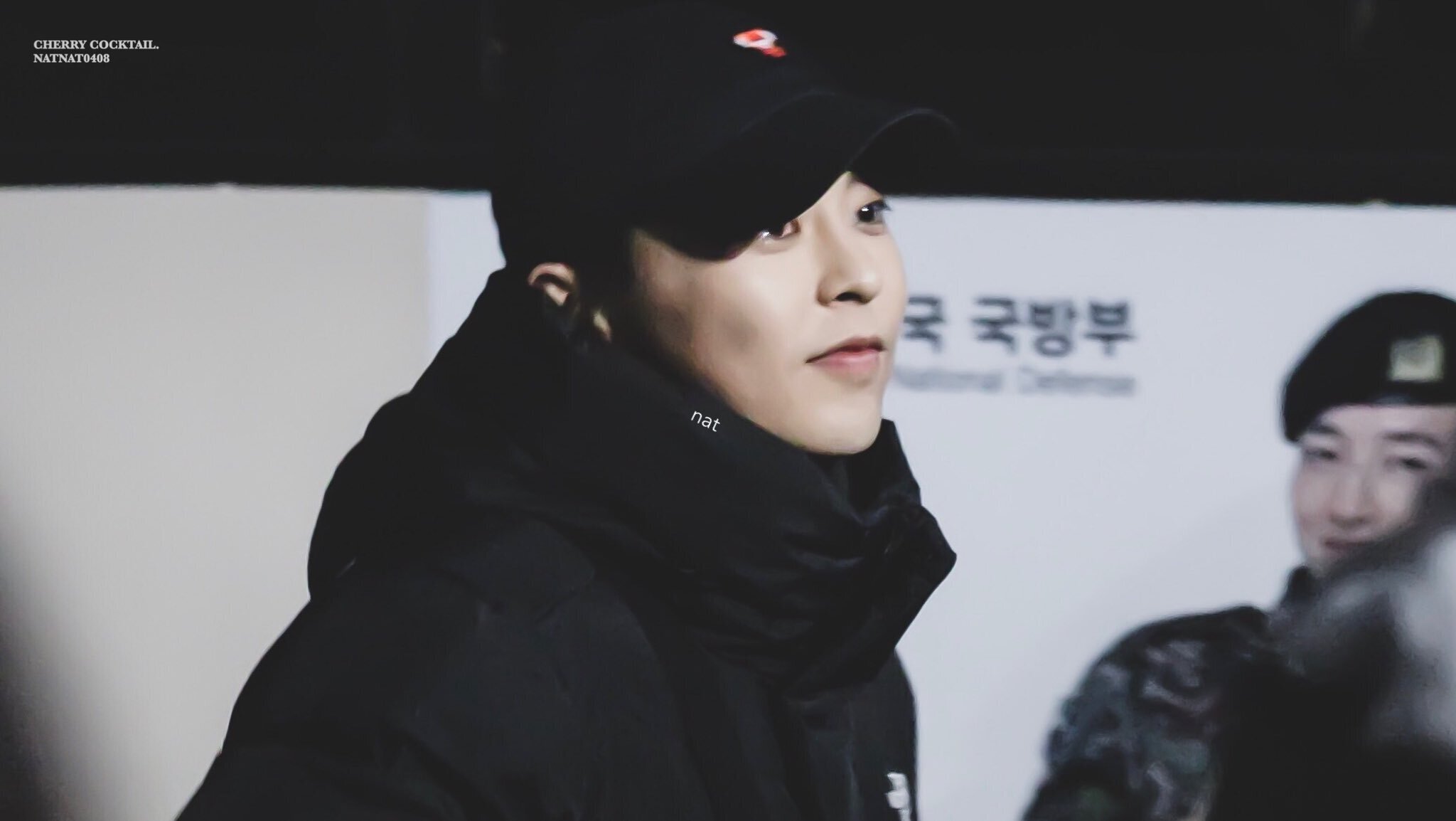 시우민 군대가서 살이 더 빠지고 있어요 | 인스티즈