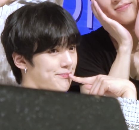 내 본진 귀척하다가 다리까지 올라가는거봨ㅋㅋㅋㅋㅋㅋㅋㅋㅋㅋ | 인스티즈