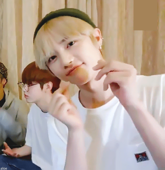 투바투 범규 너무 좋아서 같이 보자고 짤 놓고 갑니다 | 인스티즈