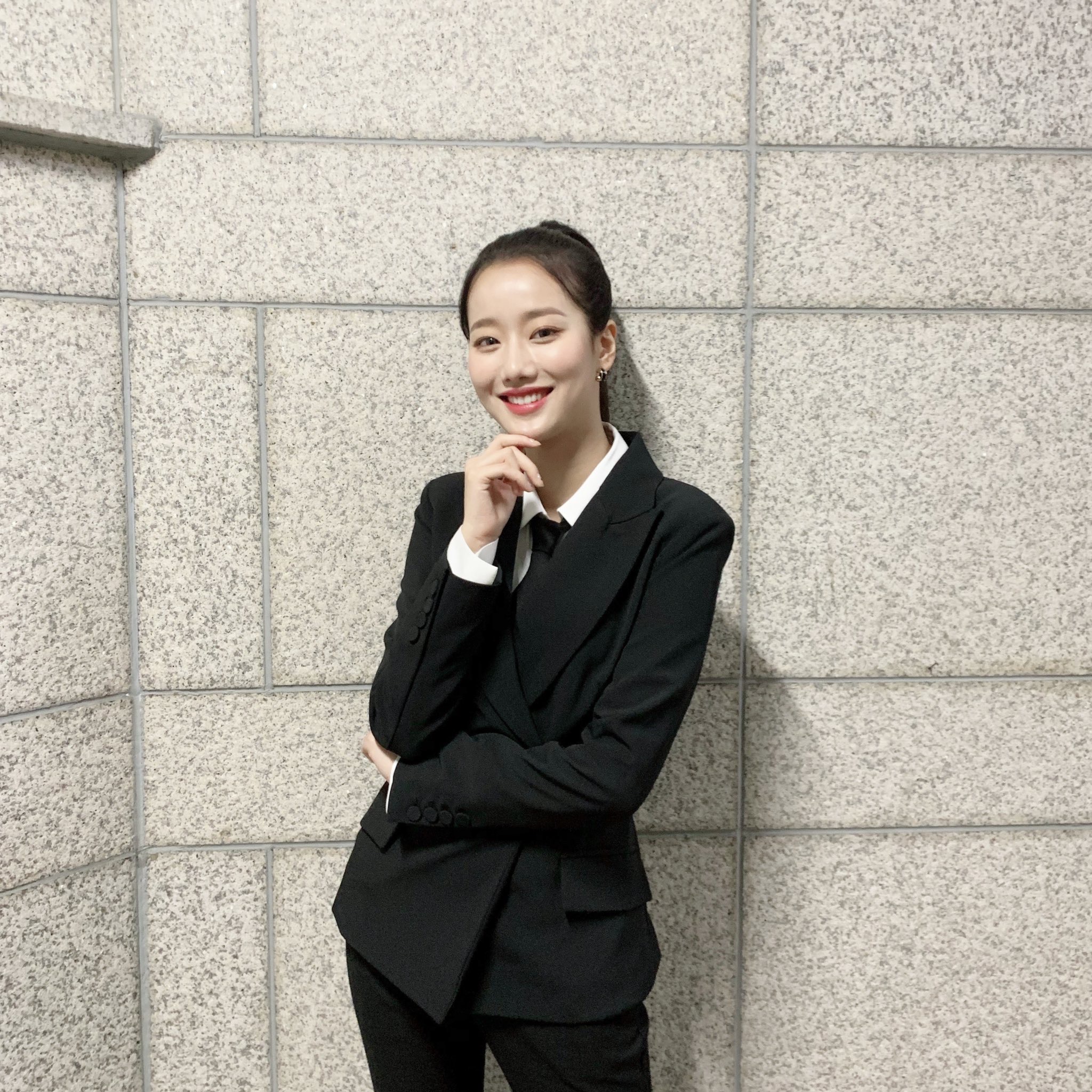 와 이나은 수트 떴다 대박 대박 대박!!!!! | 인스티즈