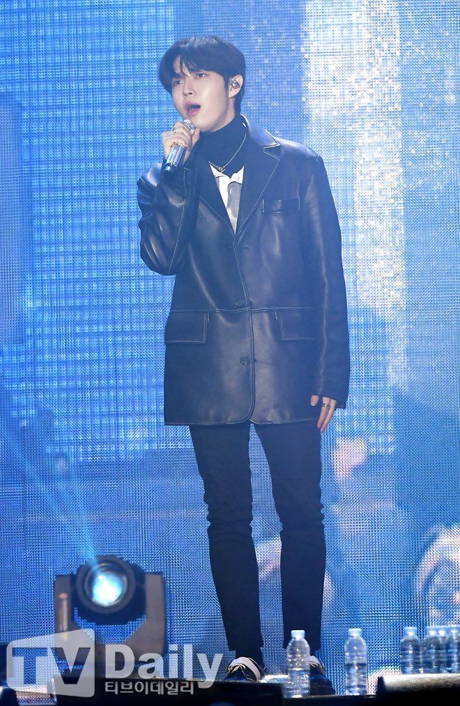 활동기가 다가오는 김재환의 얼굴.jpg | 인스티즈