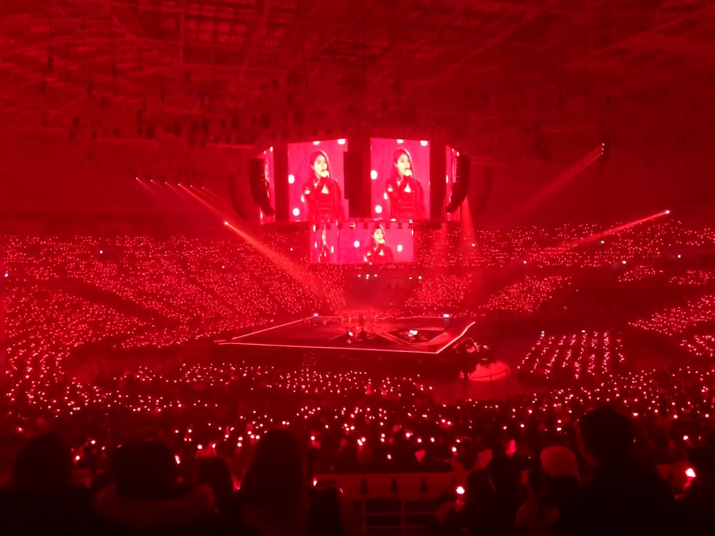 와 아이유 콘서트장이래 | 인스티즈