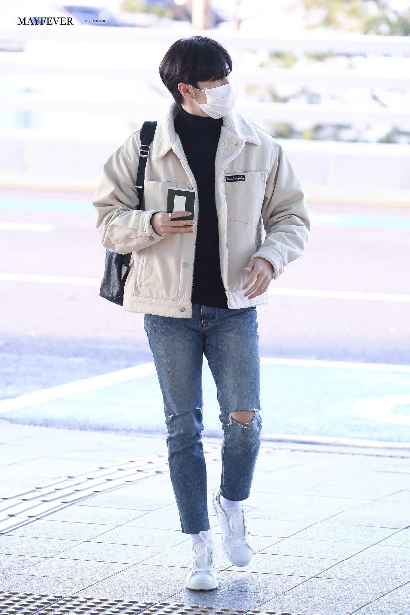 나 워너비 다리 라인이 여돌이 아니라 김재환임 ㅋㅋㅋㅋ | 인스티즈