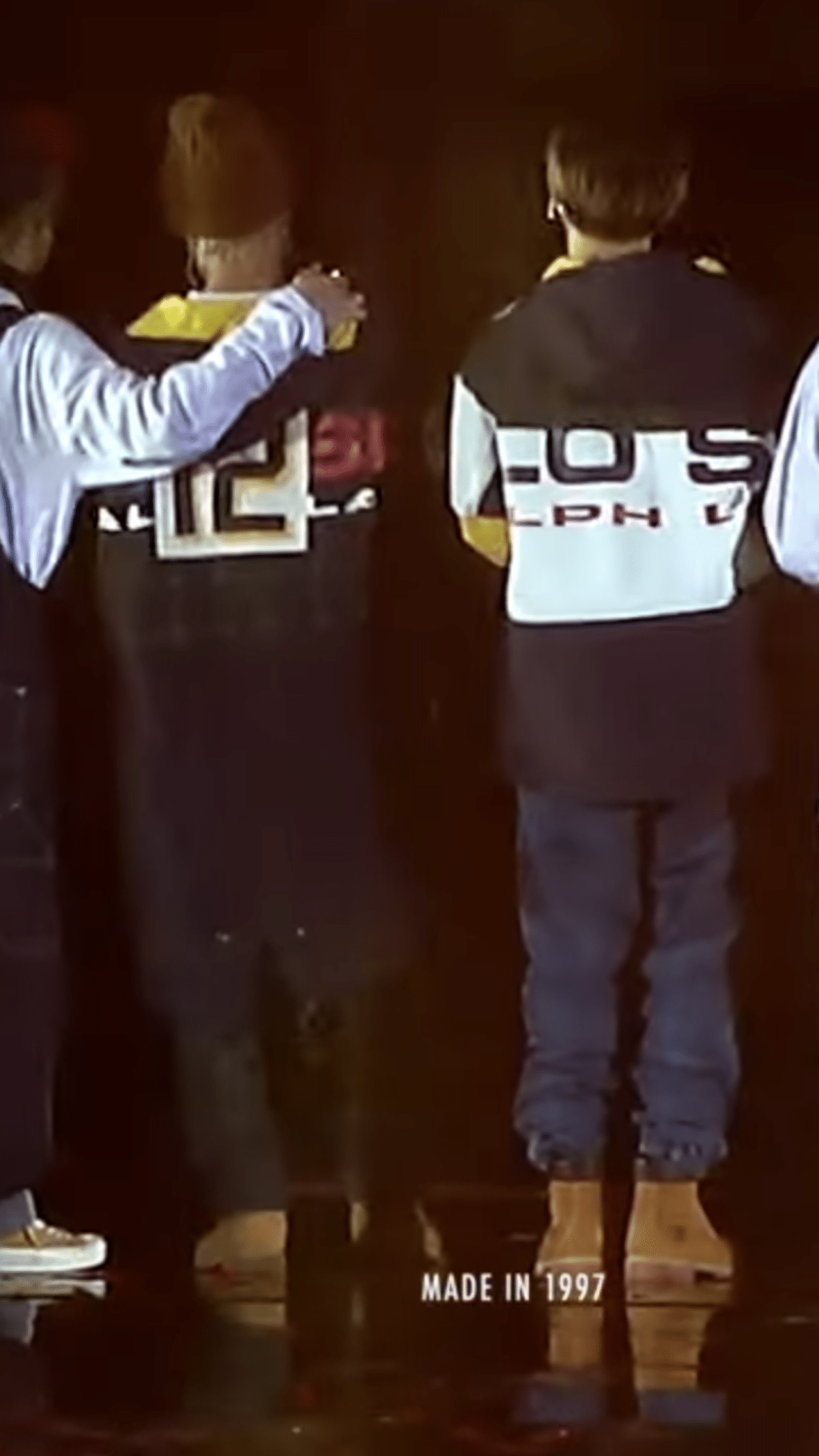 방탄 알엠이랑 정국한테 비슷한 옷 입혀놓는거 | 인스티즈