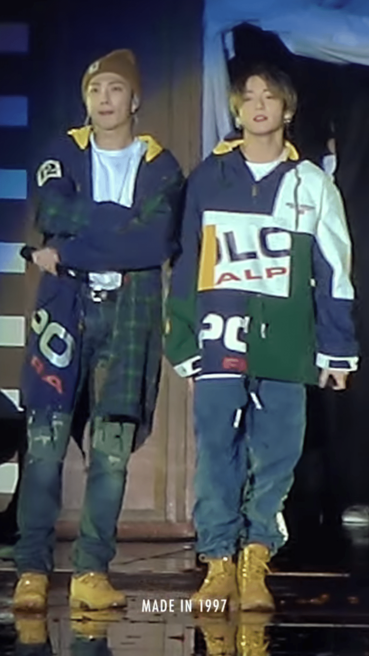 방탄 알엠이랑 정국한테 비슷한 옷 입혀놓는거 | 인스티즈