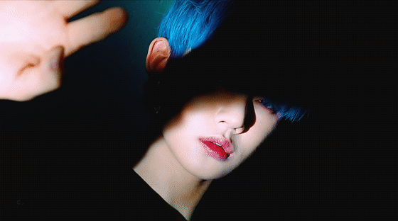 투바투 연준 진짜 핵까리함과 핵귀여움 두개 다 어떻게 가지고 있는거지????? | 인스티즈