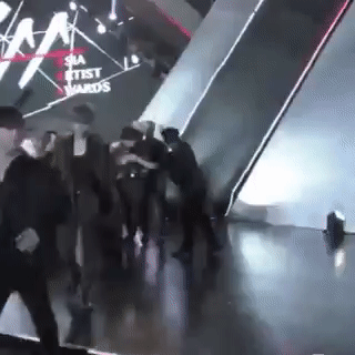 경력10년 차이 선배 가수가 후배 가수 들튀하는 방법 | 인스티즈