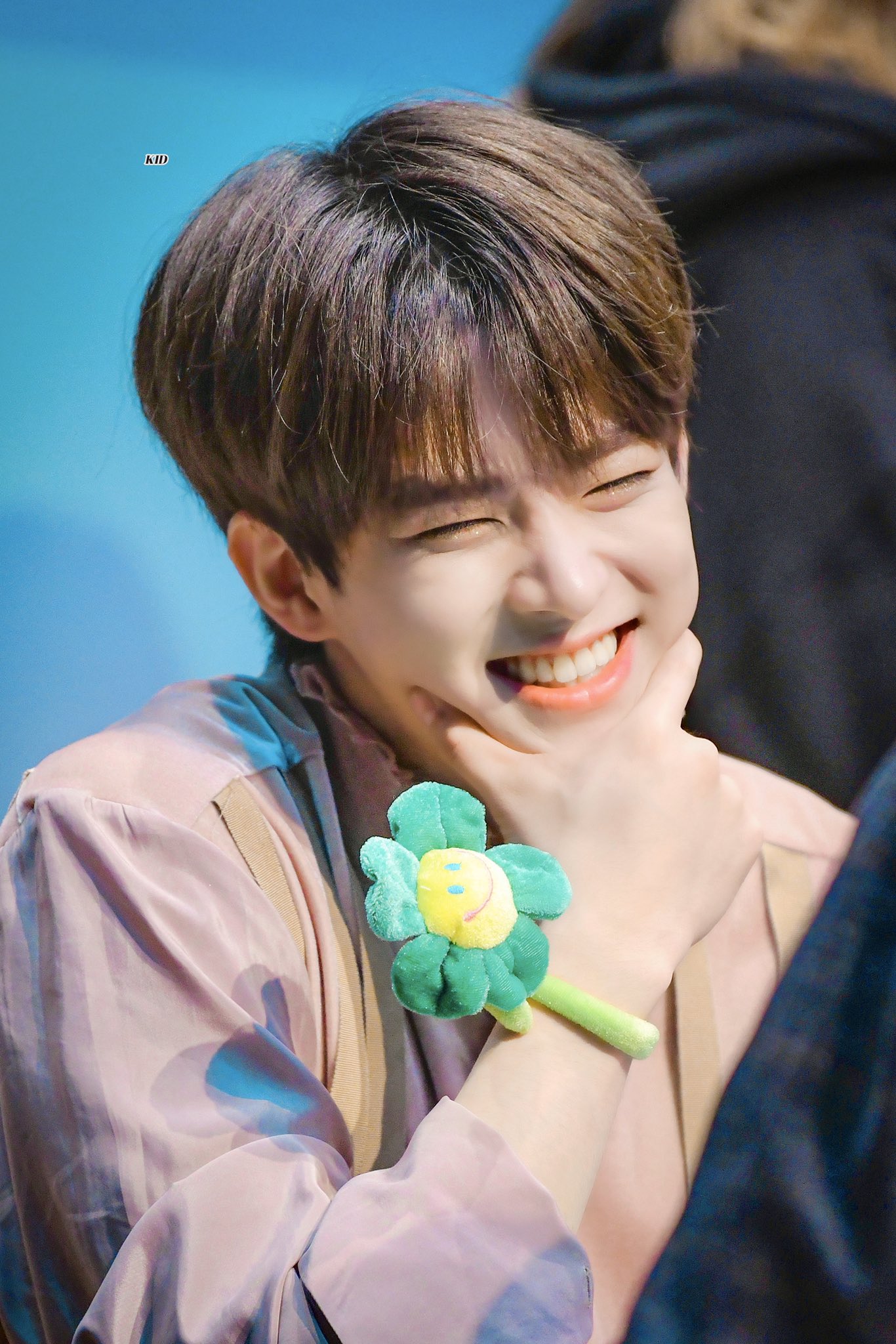 웃는게 예쁜 아이돌 | 인스티즈