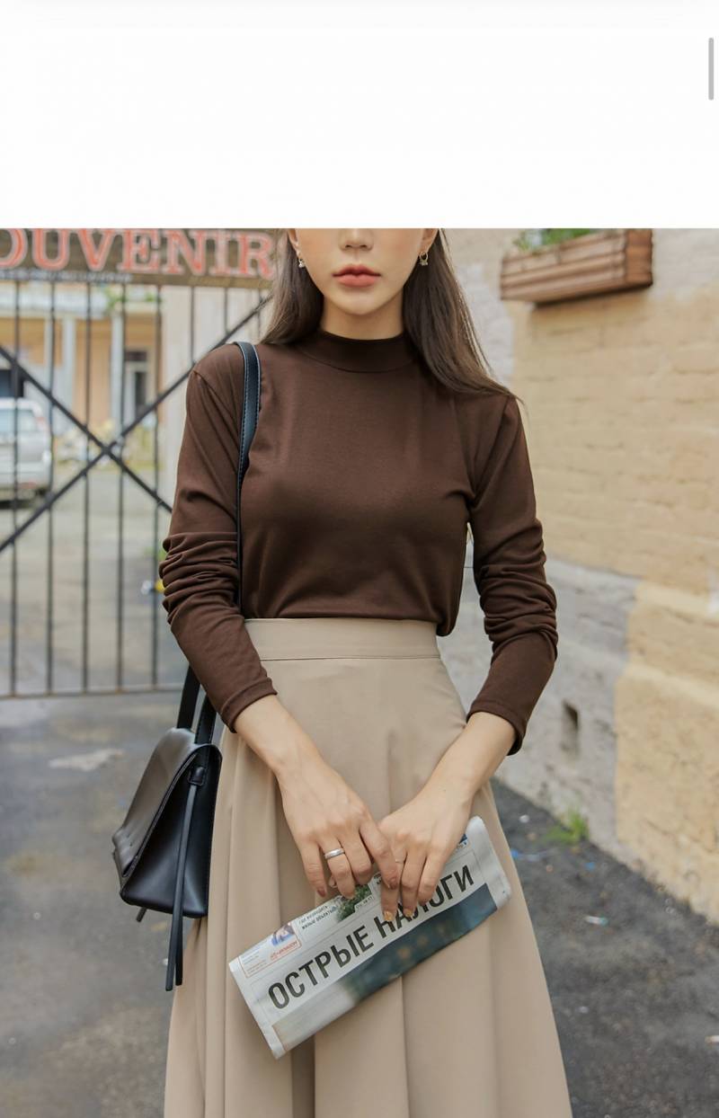 목티 살건데 어떤거 살지 골라주라 색은 갈색아님 검정색 살겨! | 인스티즈