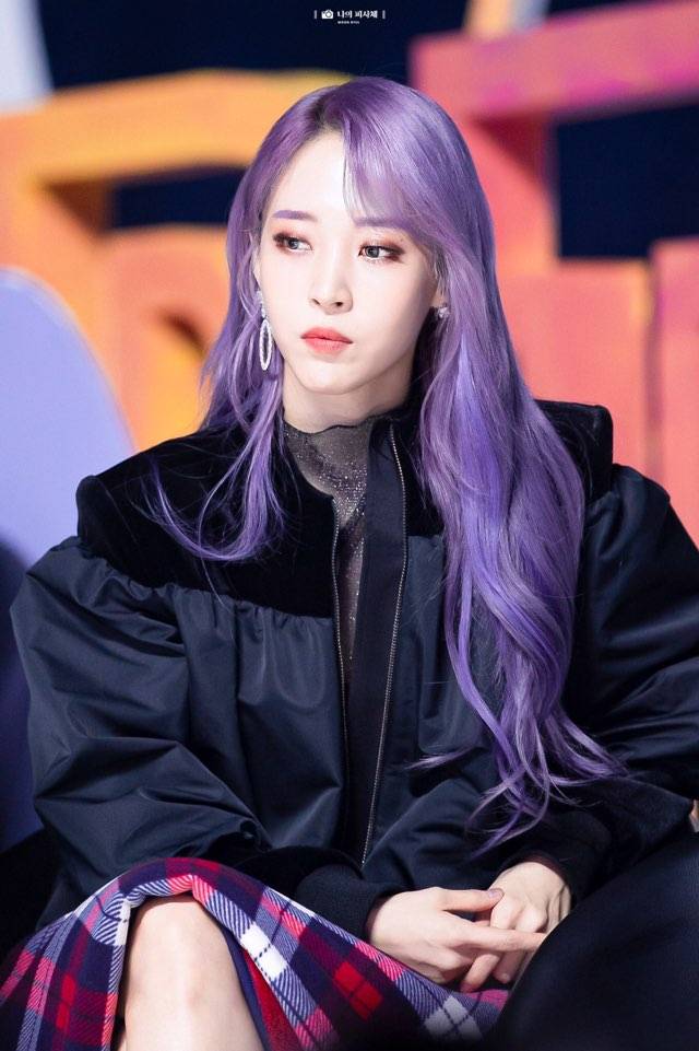 머리 이 둘 중에 뭘로 염색할까 111파랑 222보라 | 인스티즈