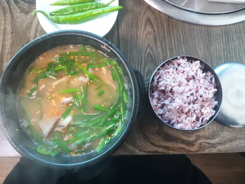 이거 무슨 국밥인지 한번 맞춰볼래? | 인스티즈