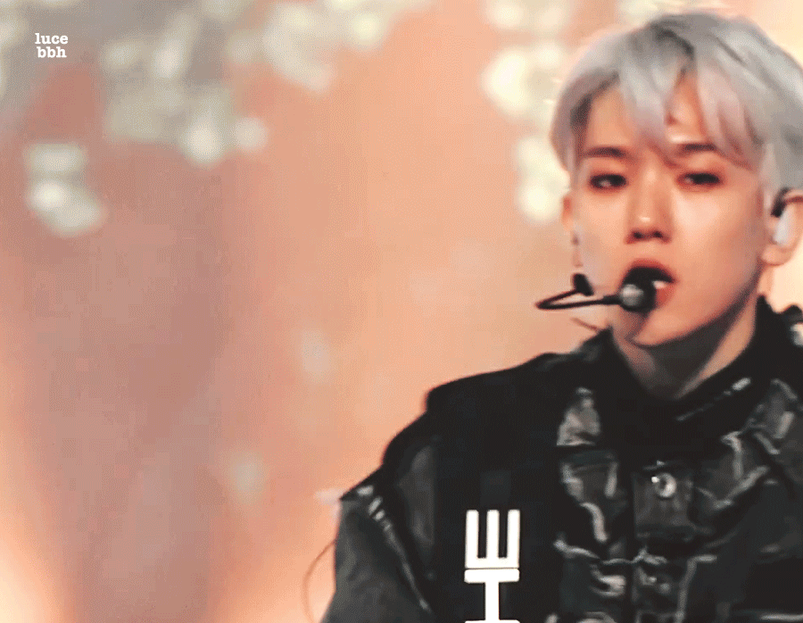 백현 이짤 신기해서 계속 보는중 분위기가 바뀌는거 신기해 | 인스티즈