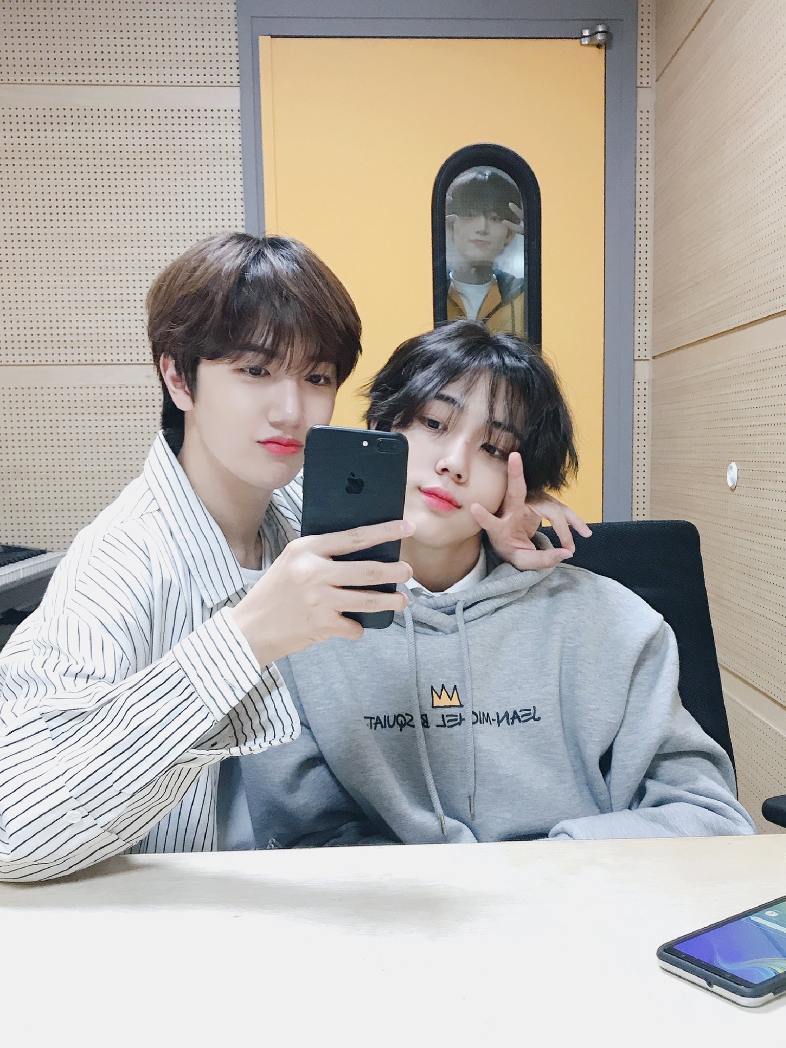 스쉽즈 새로 공개된 연생인데 안성민이라고 사진 좀 봐줘 | 인스티즈