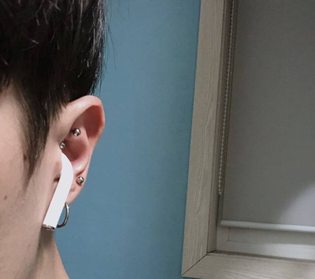 에어팟 너무 안 어울려서 울었어 | 인스티즈