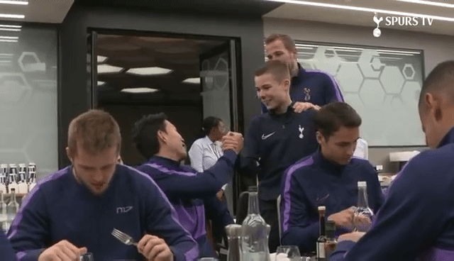 손흥민 왜 이리 좋아해 | 인스티즈