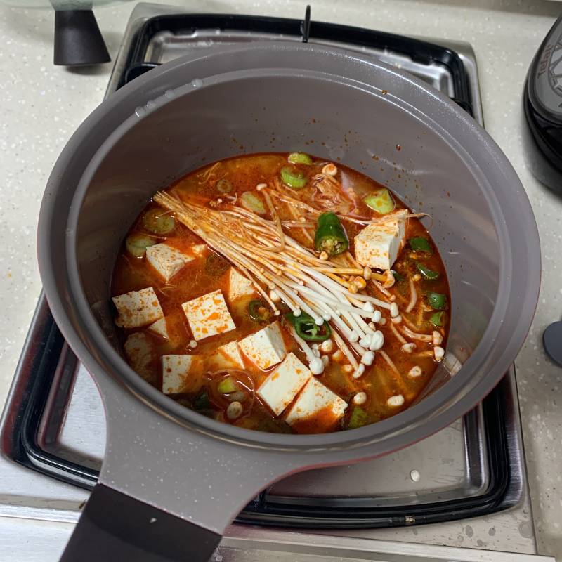 나 계란후라이도 태워먹는 사람이고 라면도 물 못 맞추는데 저번주부터 자취하면서 | 인스티즈